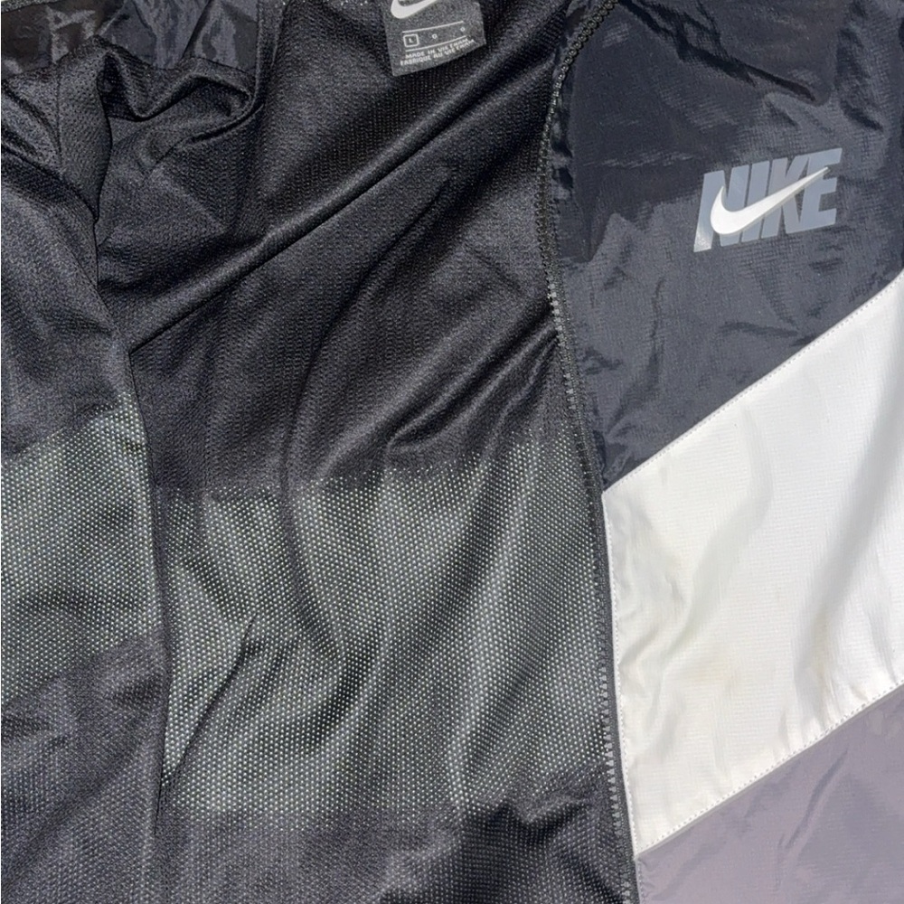 Nikes Men Colorblock Windbreaker - Picture 4 of 4
